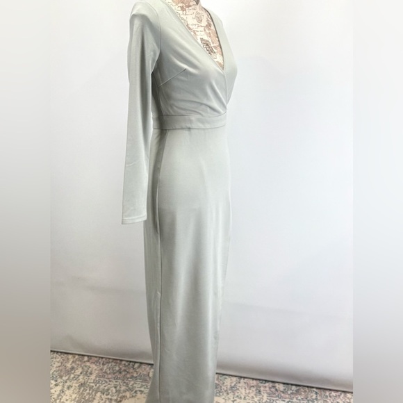 Kittenish Green Long Sleeve V-Neck Sheath Dress - Picture 6 of 15